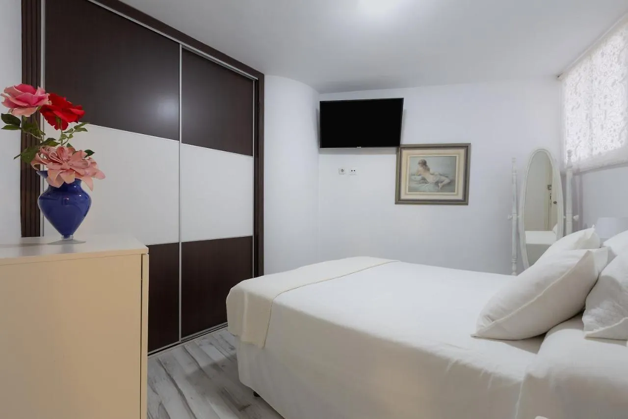 Apt Playa Y Montana Apartment Torremolinos Spain